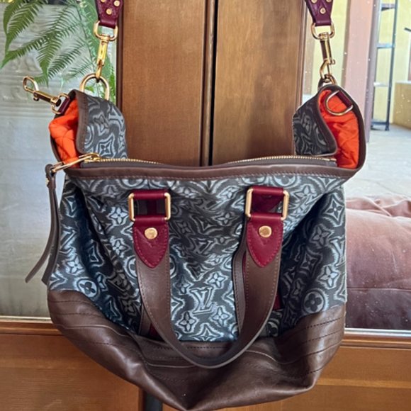 Louis Vuitton tote - Picture 1 of 7